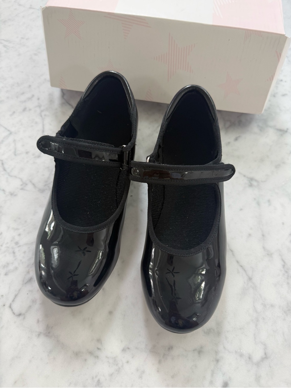 Linodes easy strap tap shoe